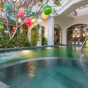 ** Hotel Hoang Trinh Vietnam